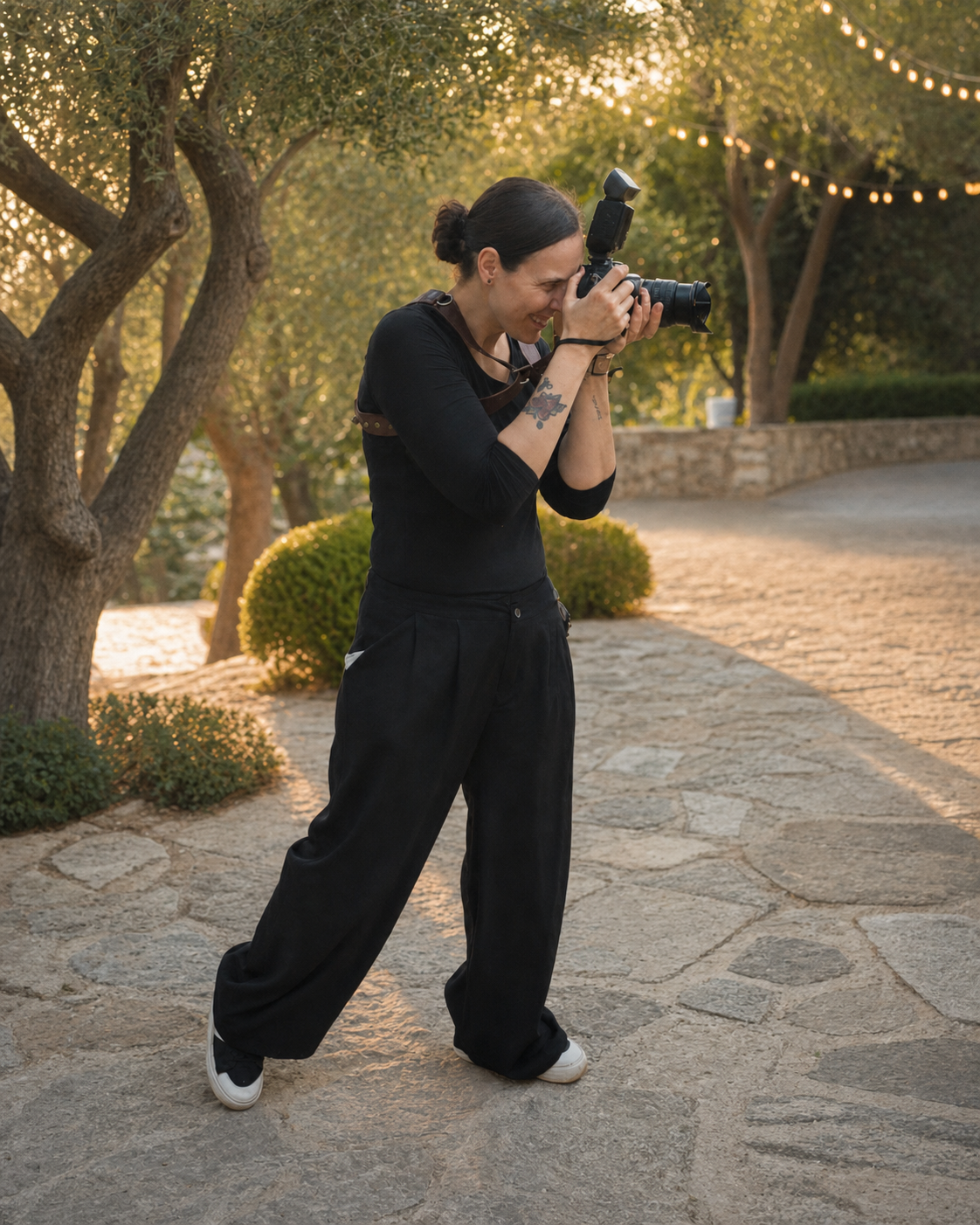 Marga Puente fotografiando una boda